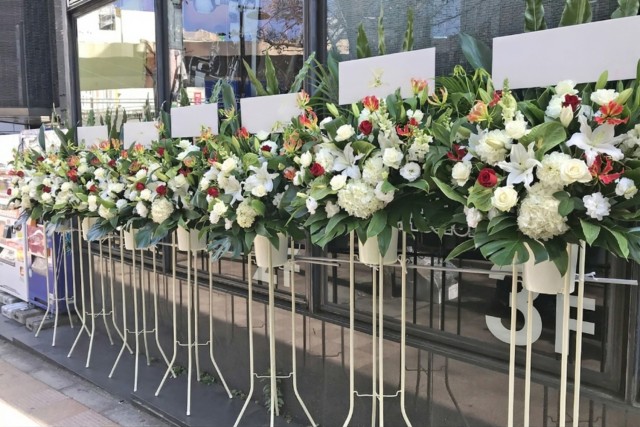 白メインで清楚に